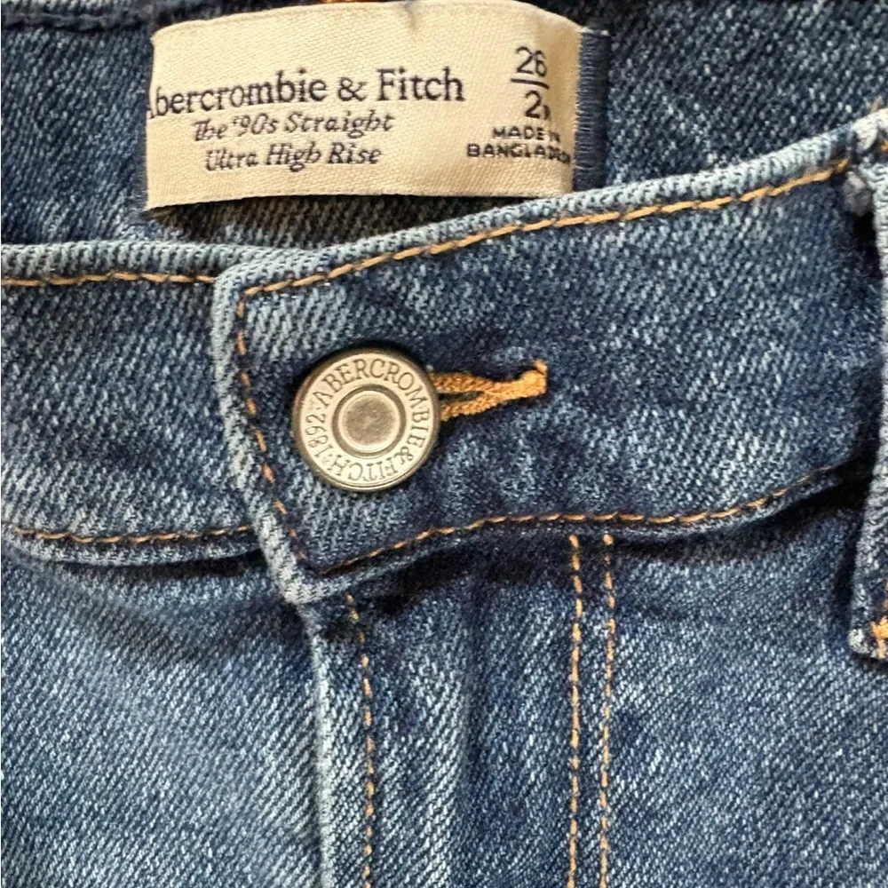 Abercrombie & Fitch 90’s Straight Ultra High Rise Jean Size 2 Regular 26 - Picture 10 of 16